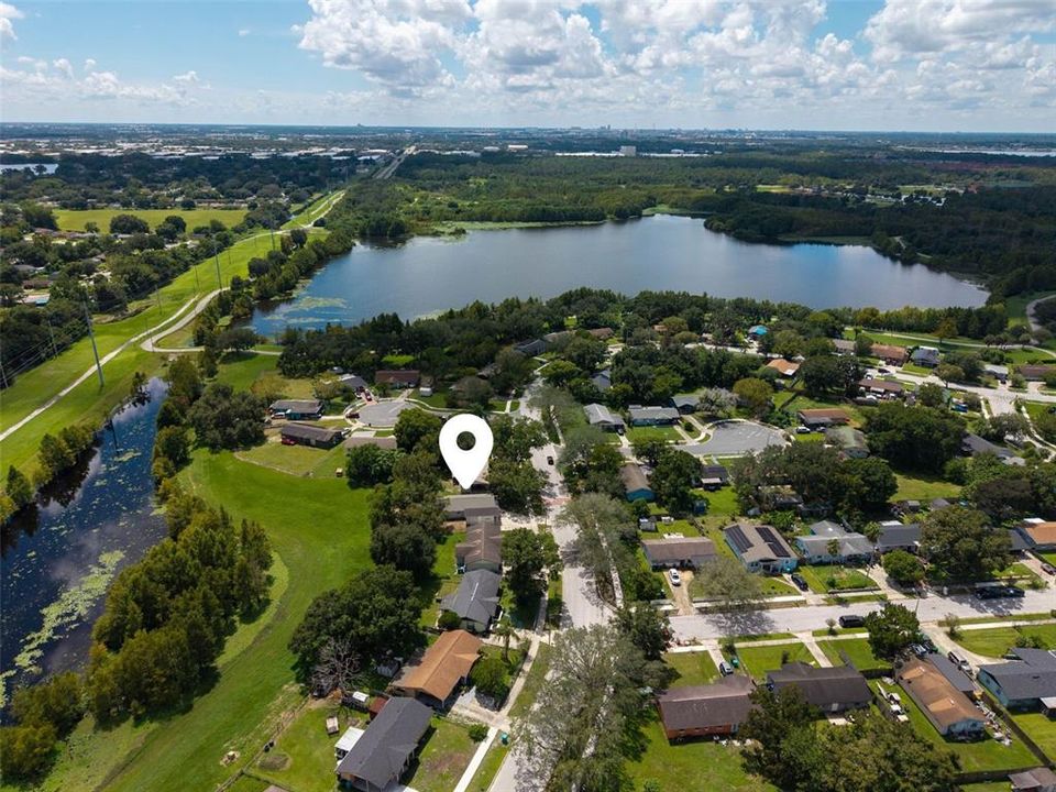 En Venta: $295,000 (5 camas, 2 baños, 1252 Pies cuadrados)