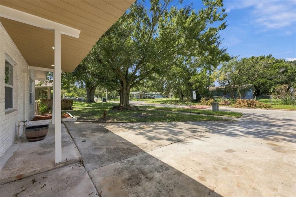 En Venta: $295,000 (5 camas, 2 baños, 1252 Pies cuadrados)