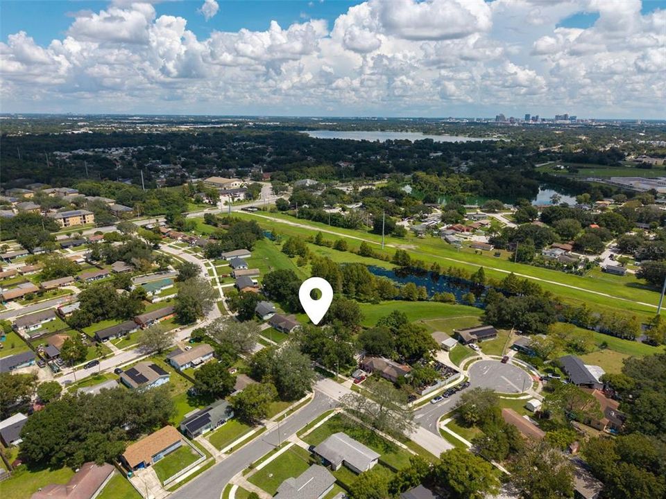 En Venta: $295,000 (5 camas, 2 baños, 1252 Pies cuadrados)