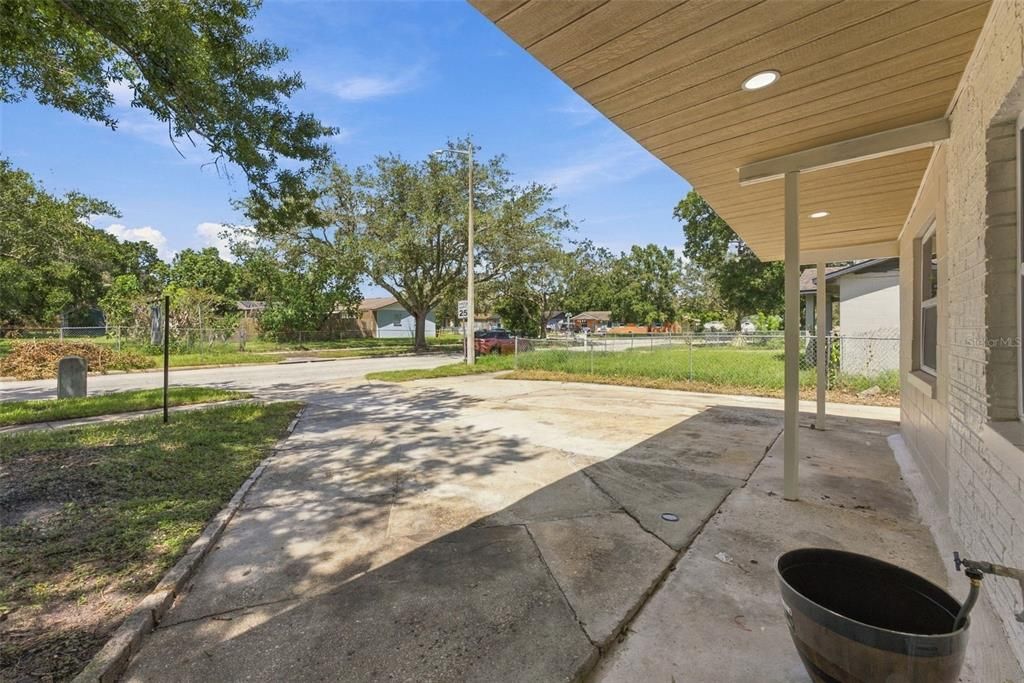 En Venta: $295,000 (5 camas, 2 baños, 1252 Pies cuadrados)