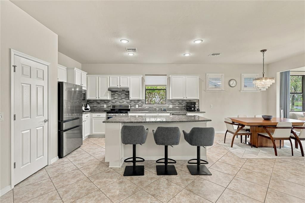For Sale: $739,000 (2 beds, 2 baths, 1805 Square Feet)