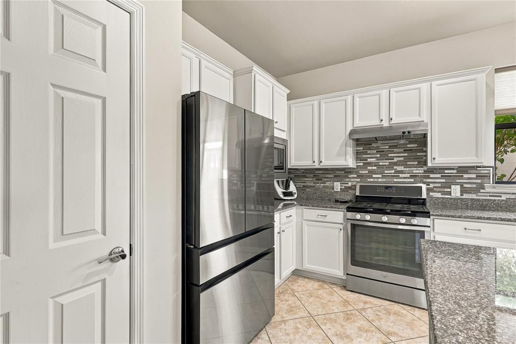 For Sale: $739,000 (2 beds, 2 baths, 1805 Square Feet)