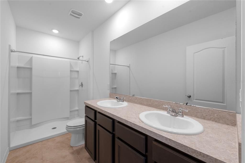 For Rent: $1,750 (3 beds, 2 baths, 1613 Square Feet)