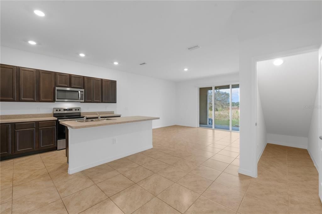 For Rent: $1,750 (3 beds, 2 baths, 1613 Square Feet)