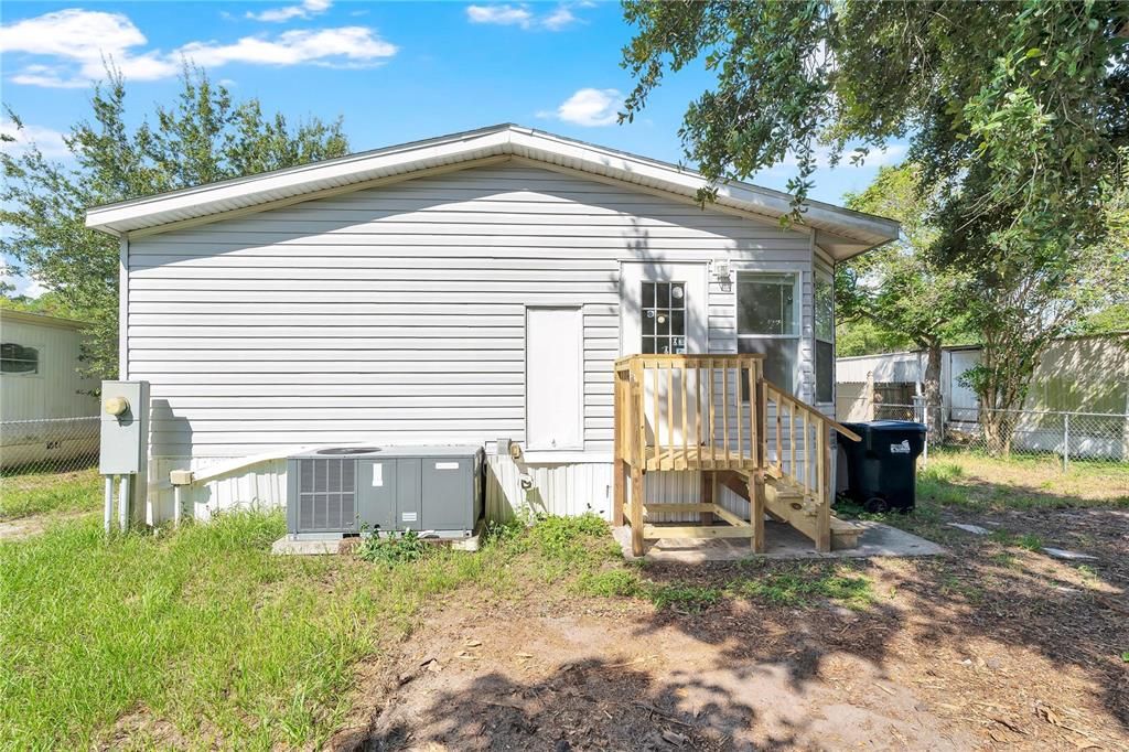 На продажу: $239,900 (3 спален, 2 ванн, 1456 Квадратных фут)