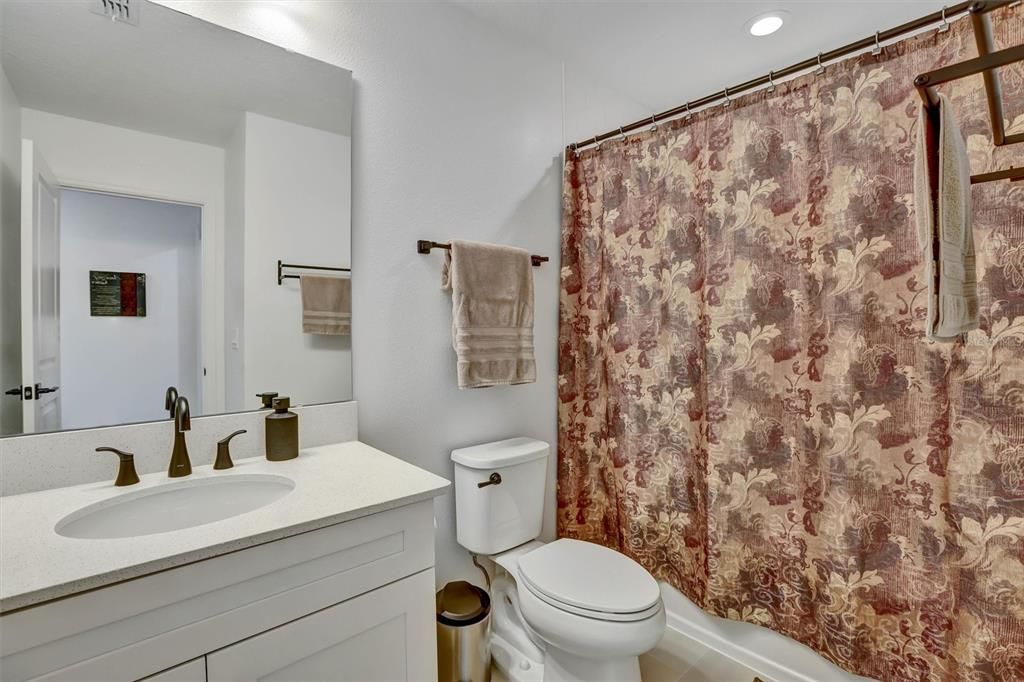 For Sale: $575,000 (5 beds, 4 baths, 2696 Square Feet)