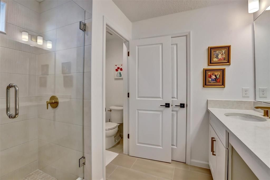 For Sale: $575,000 (5 beds, 4 baths, 2696 Square Feet)