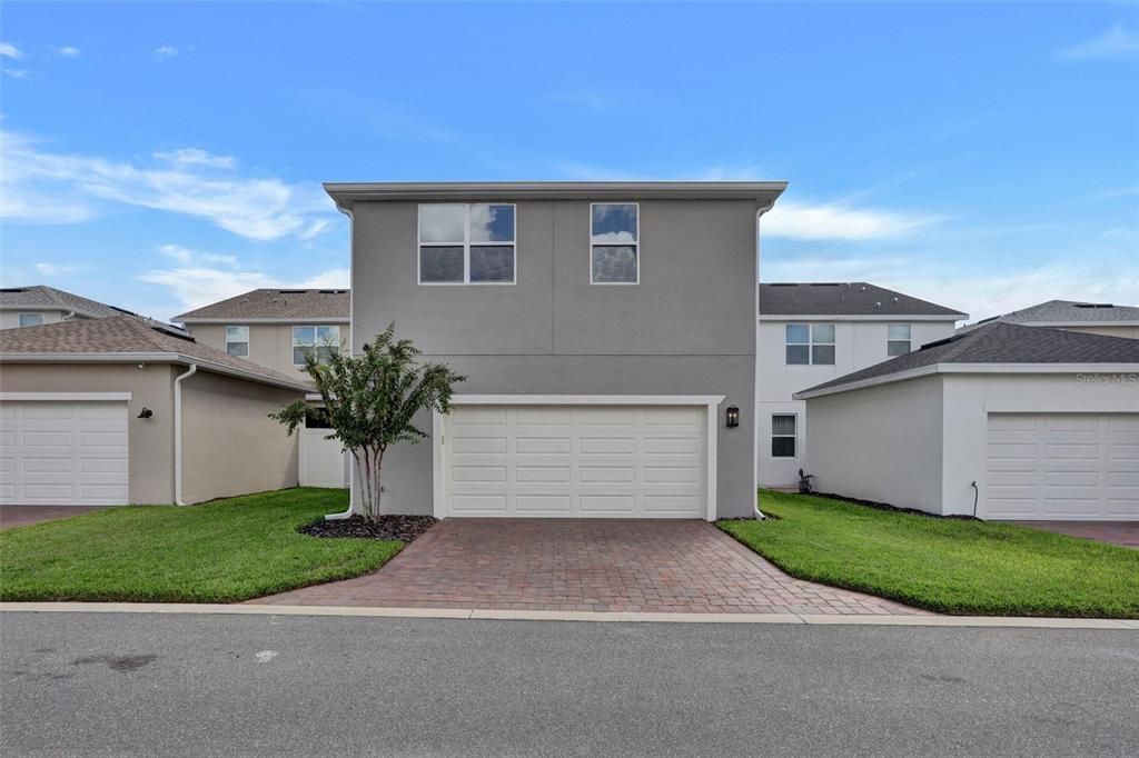 For Sale: $575,000 (5 beds, 4 baths, 2696 Square Feet)