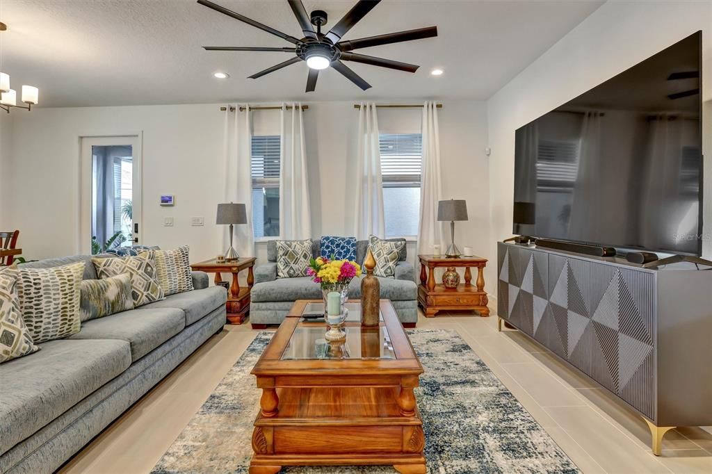 For Sale: $575,000 (5 beds, 4 baths, 2696 Square Feet)