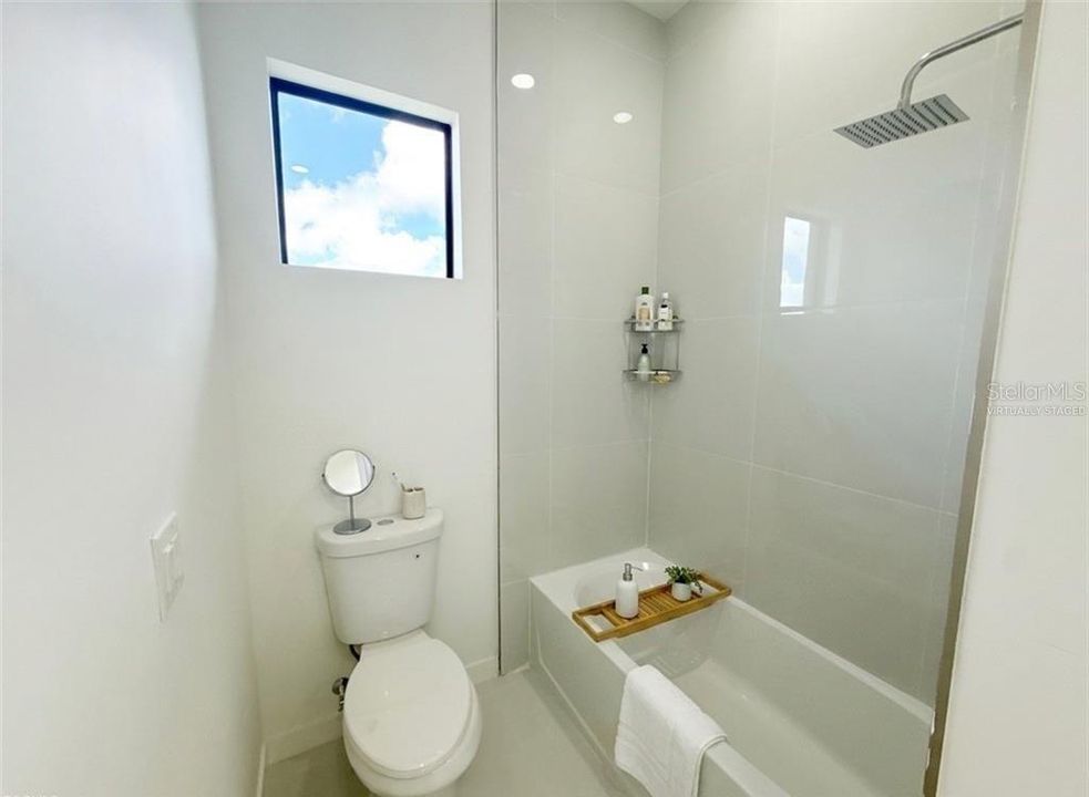 En Venta: $440,000 (4 camas, 3 baños, 1737 Pies cuadrados)