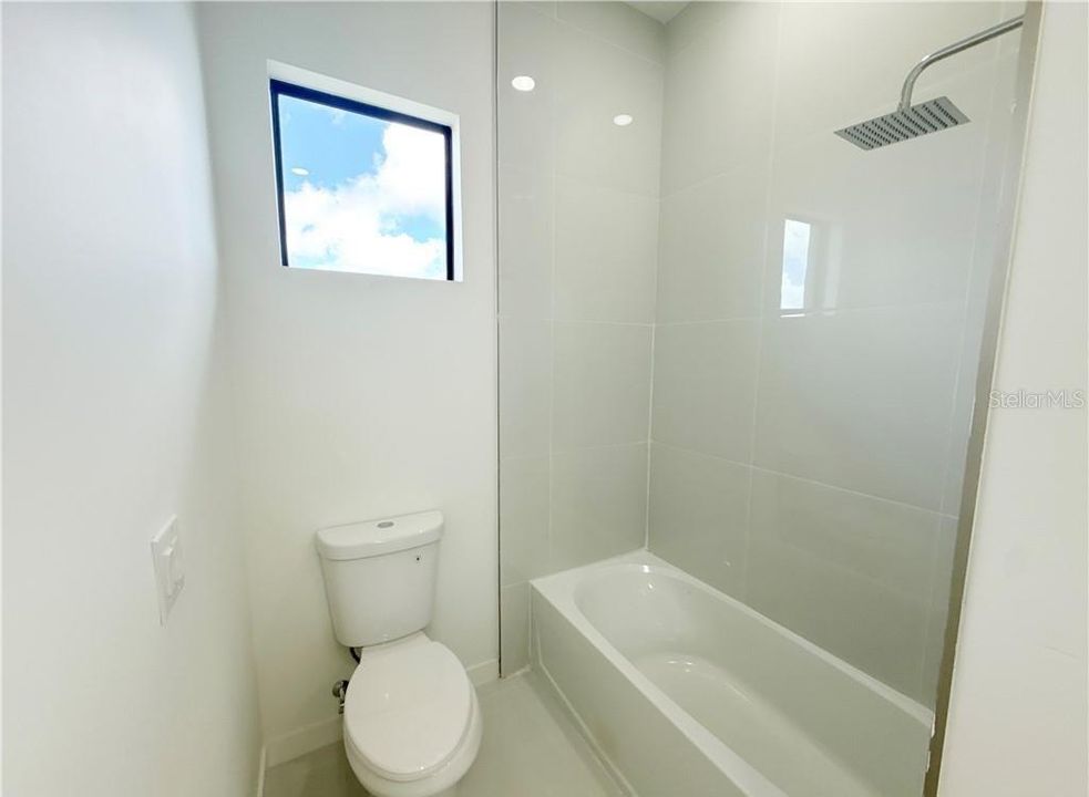 En Venta: $440,000 (4 camas, 3 baños, 1737 Pies cuadrados)