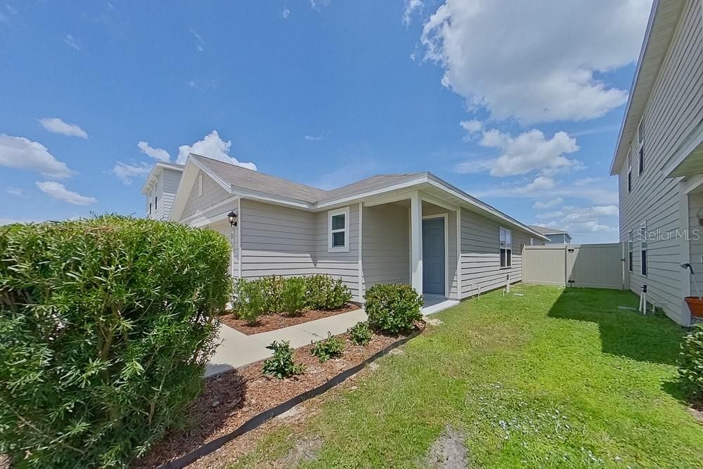 For Rent: $2,045 (3 beds, 2 baths, 1453 Square Feet)