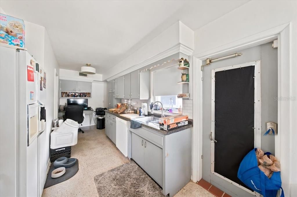 En Venta: $716,500 (3 camas, 2 baños, 1686 Pies cuadrados)