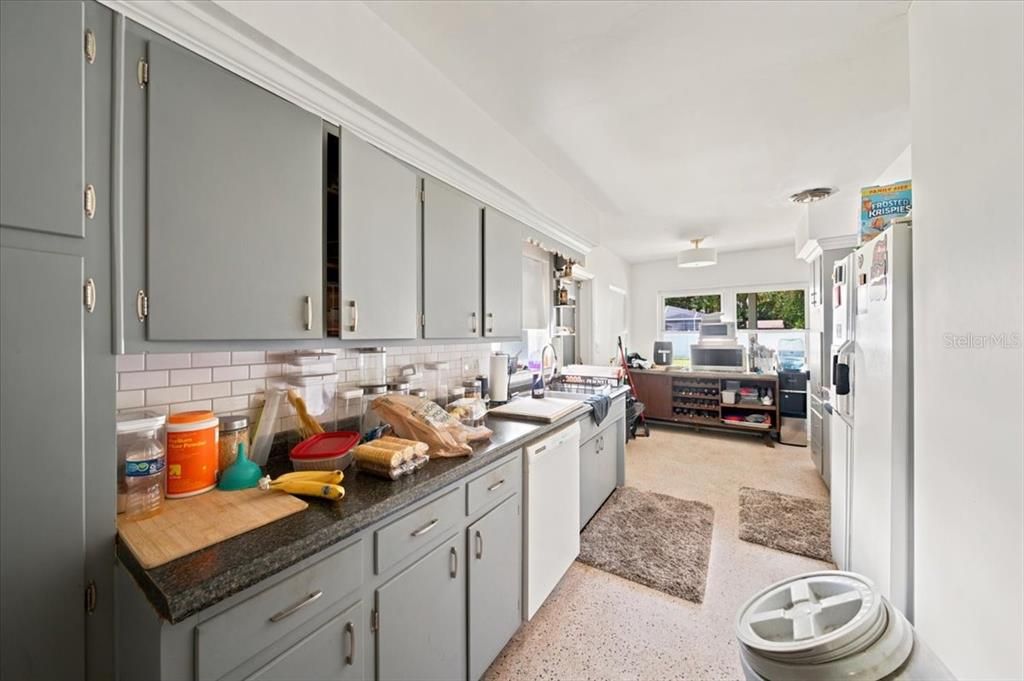 En Venta: $716,500 (3 camas, 2 baños, 1686 Pies cuadrados)