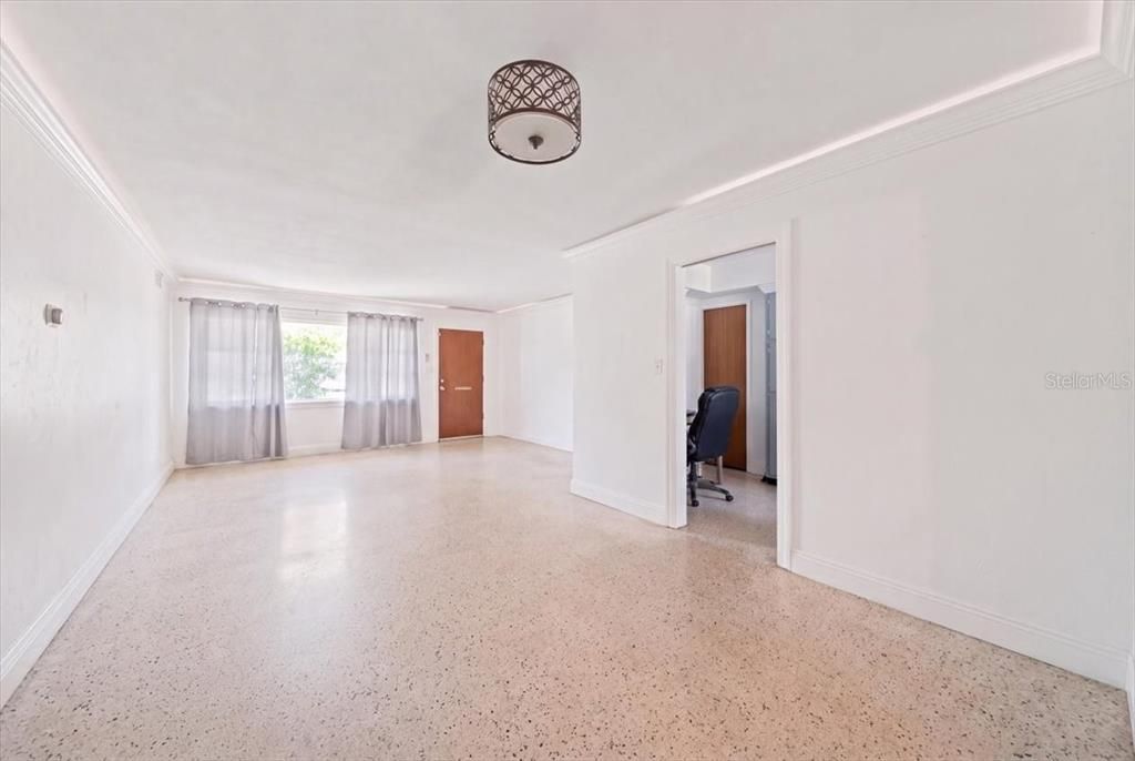En Venta: $716,500 (3 camas, 2 baños, 1686 Pies cuadrados)