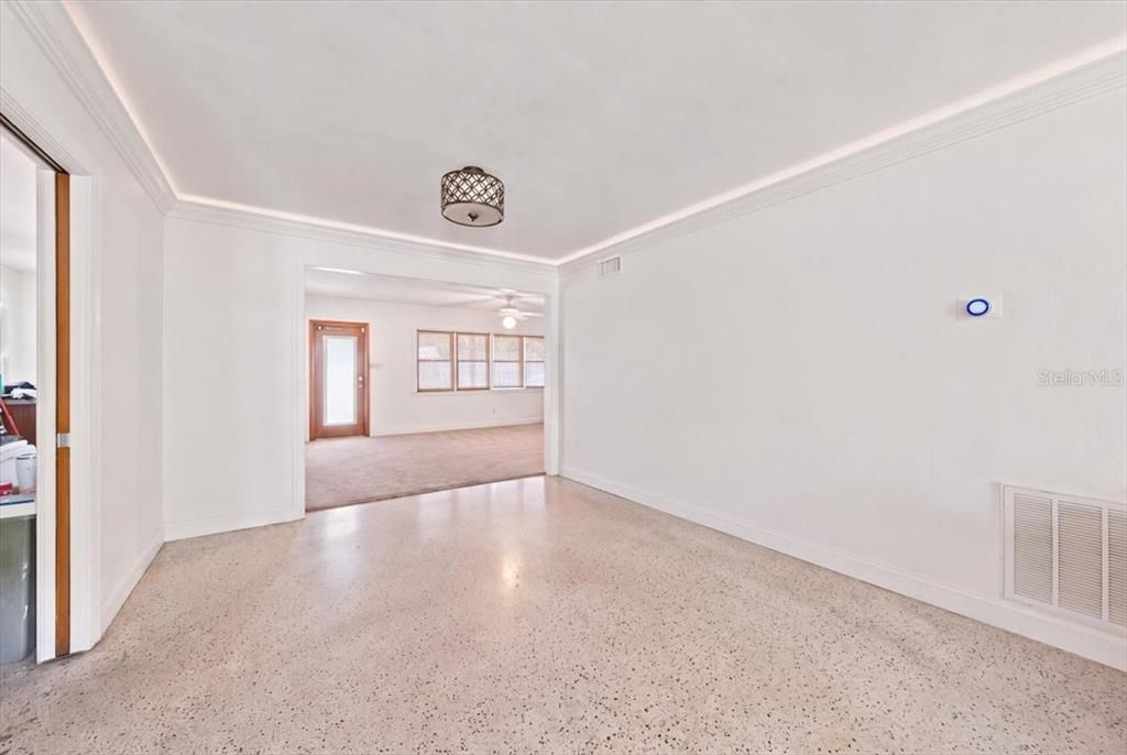 En Venta: $716,500 (3 camas, 2 baños, 1686 Pies cuadrados)