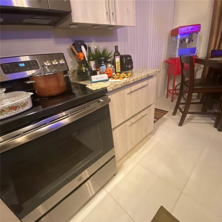 На продажу: $320,000 (3 спален, 2 ванн, 1252 Квадратных фут)