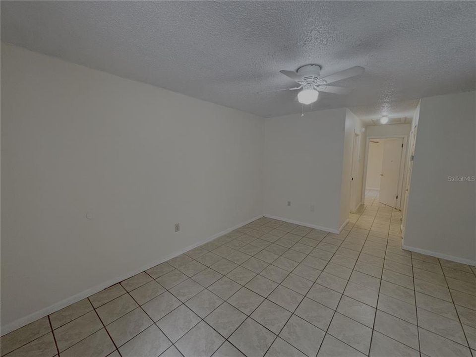 В аренду: $1,095 (2 спален, 1 ванн, 789 Квадратных фут)