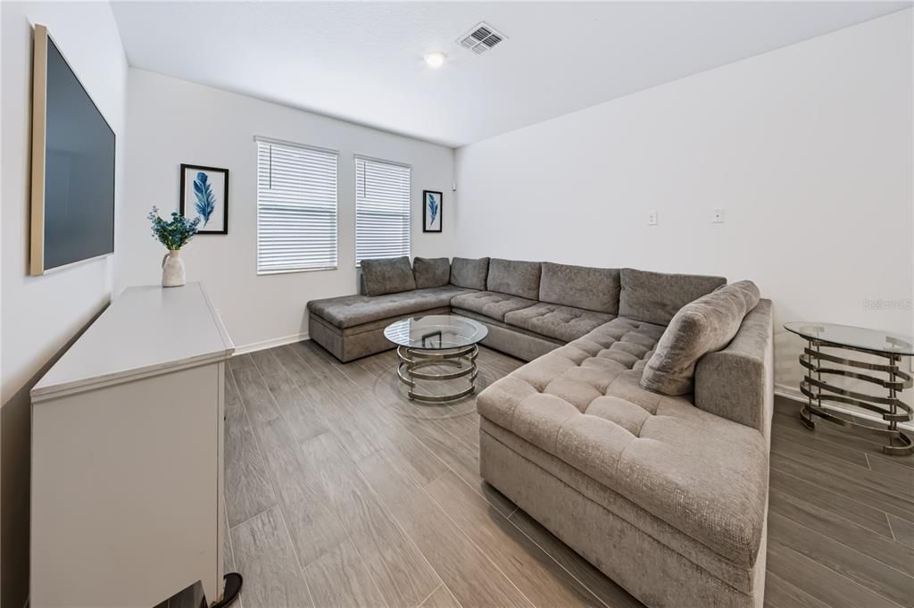 For Sale: $410,000 (3 beds, 2 baths, 2132 Square Feet)