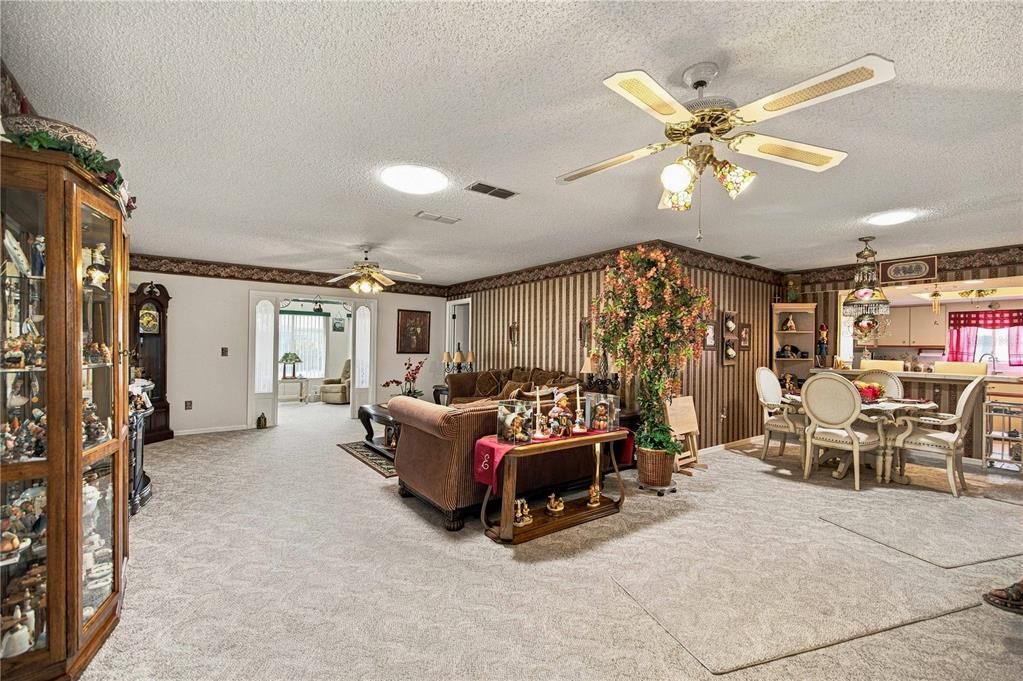 For Sale: $260,900 (3 beds, 2 baths, 1726 Square Feet)