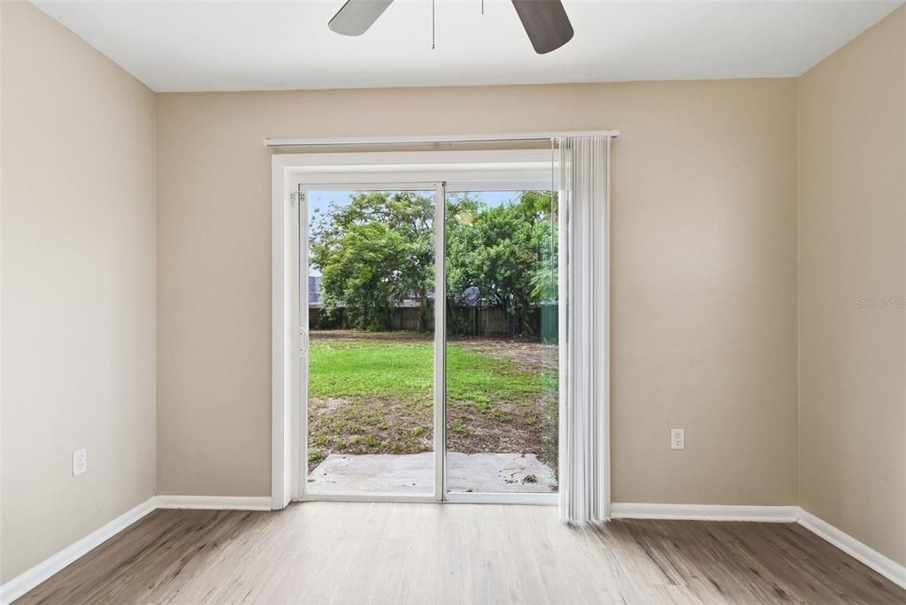 For Sale: $277,000 (4 beds, 2 baths, 1193 Square Feet)