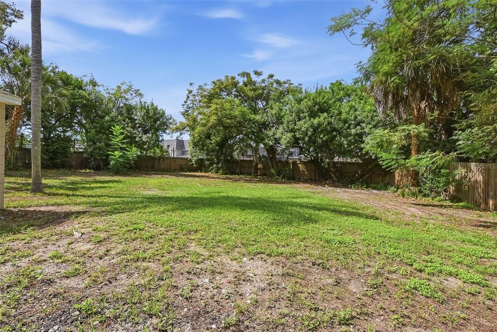 For Sale: $277,000 (4 beds, 2 baths, 1193 Square Feet)