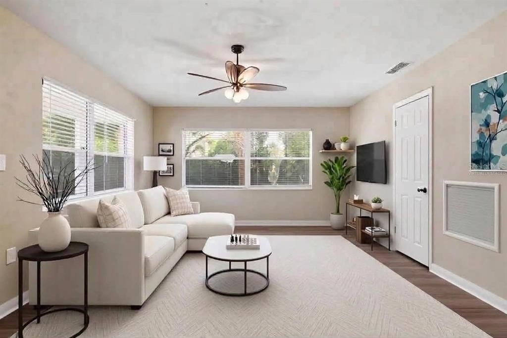 For Sale: $277,000 (4 beds, 2 baths, 1193 Square Feet)