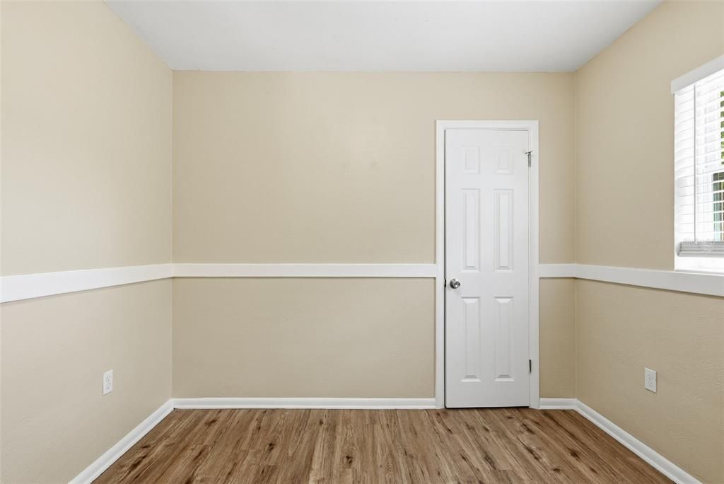 For Sale: $277,000 (4 beds, 2 baths, 1193 Square Feet)