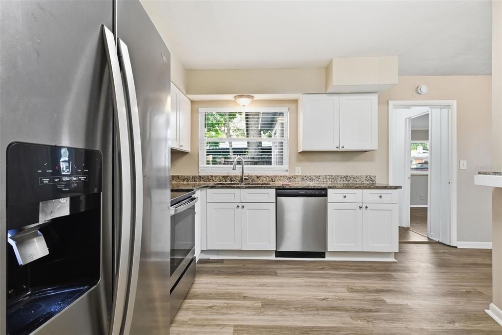 For Sale: $277,000 (4 beds, 2 baths, 1193 Square Feet)