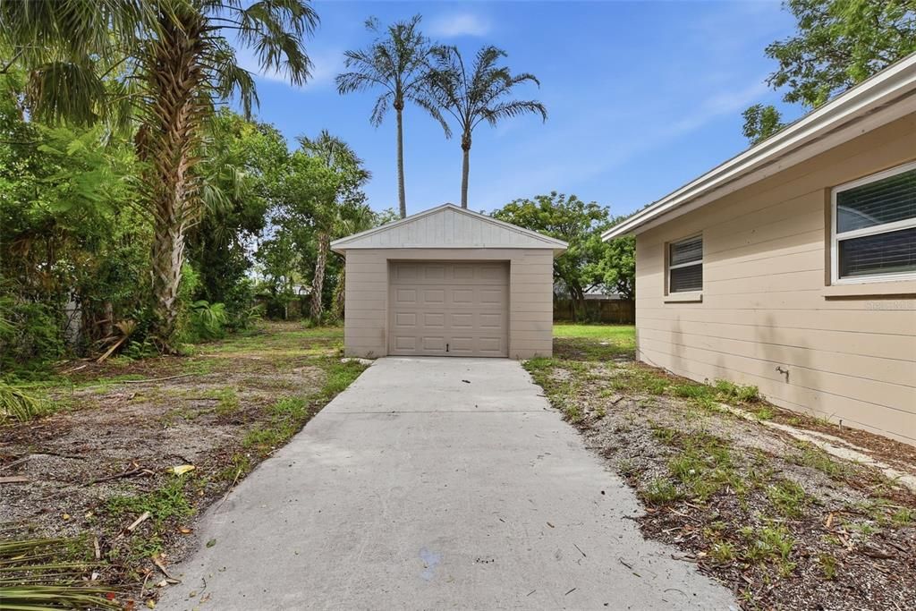 For Sale: $277,000 (4 beds, 2 baths, 1193 Square Feet)