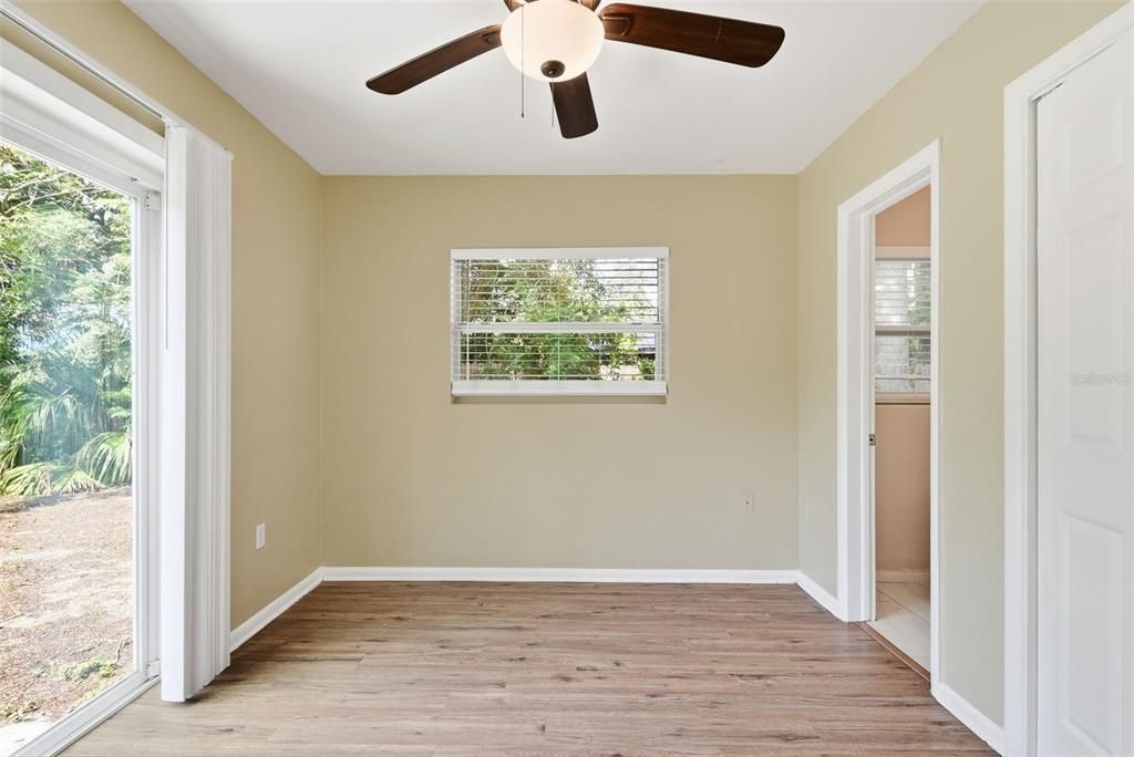 For Sale: $277,000 (4 beds, 2 baths, 1193 Square Feet)