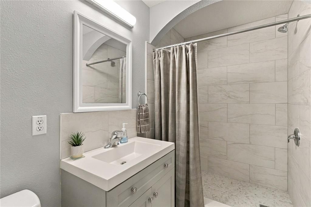 For Sale: $298,000 (3 beds, 2 baths, 1260 Square Feet)