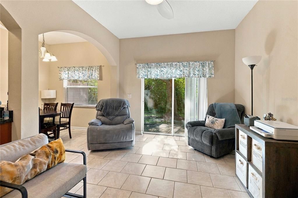 For Sale: $298,000 (3 beds, 2 baths, 1260 Square Feet)