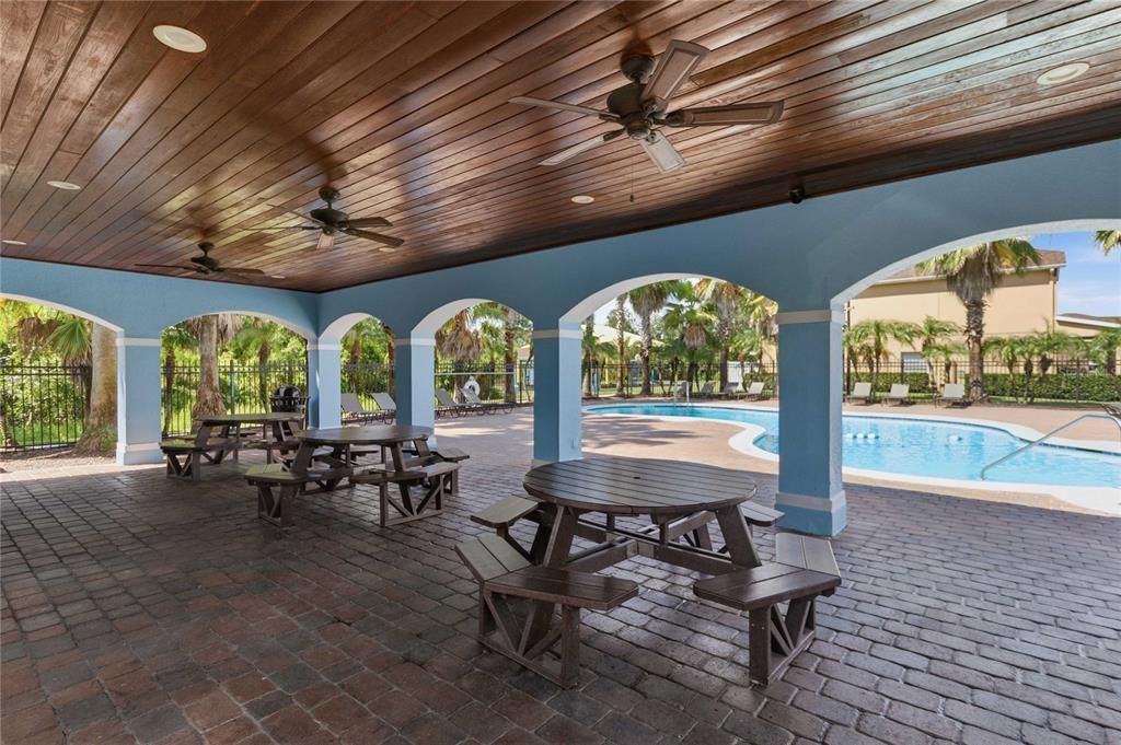 For Sale: $298,000 (3 beds, 2 baths, 1260 Square Feet)