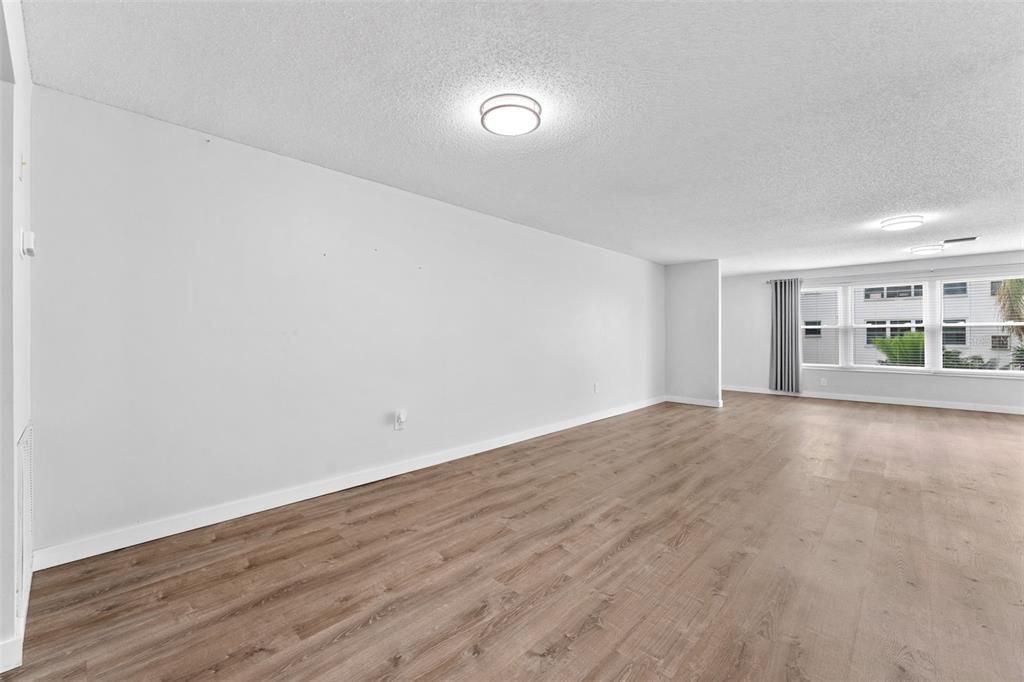 For Sale: $87,900 (1 beds, 1 baths, 1150 Square Feet)