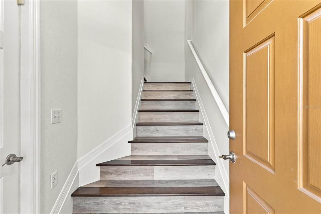 На продажу: $318,000 (2 спален, 2 ванн, 1264 Квадратных фут)
