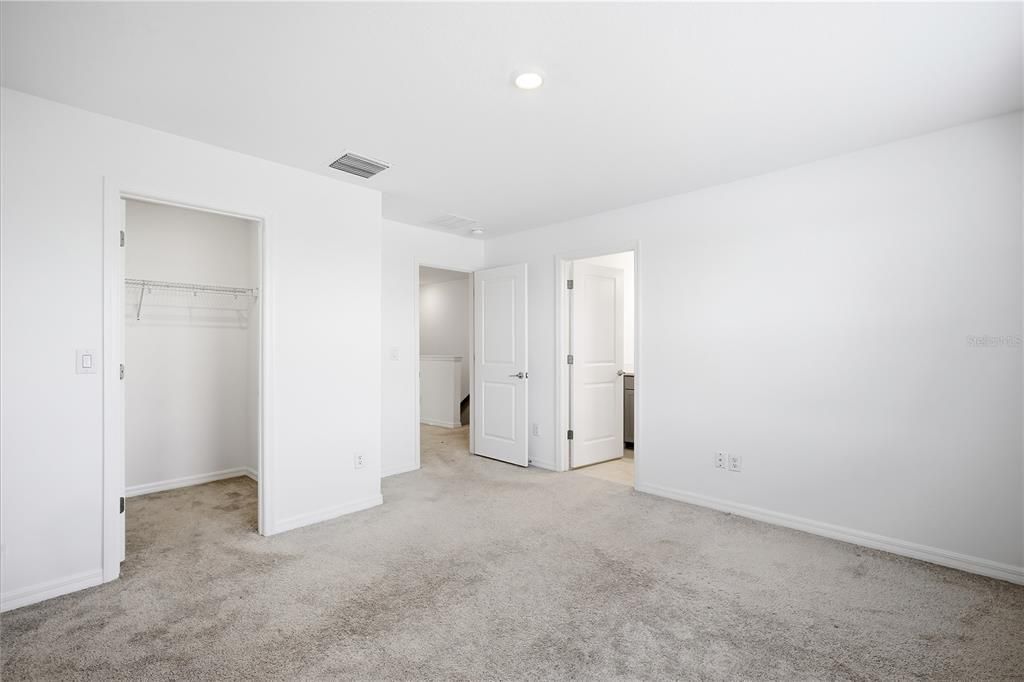 For Rent: $2,095 (3 beds, 2 baths, 1373 Square Feet)