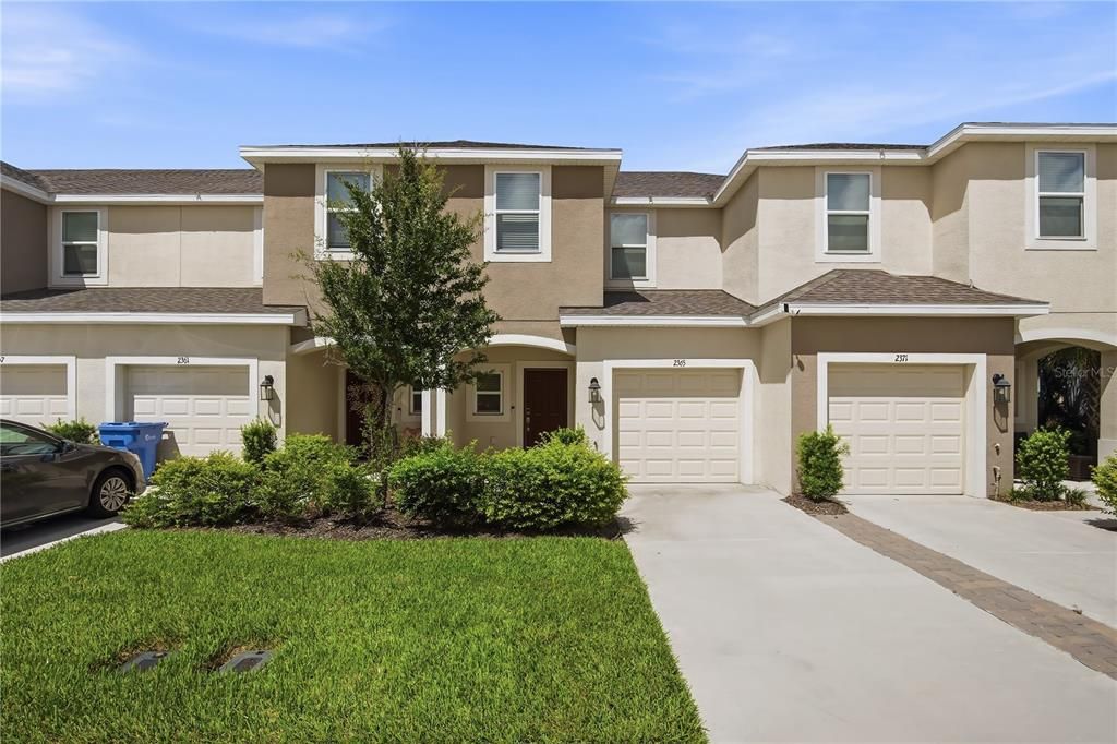 For Rent: $2,095 (3 beds, 2 baths, 1373 Square Feet)