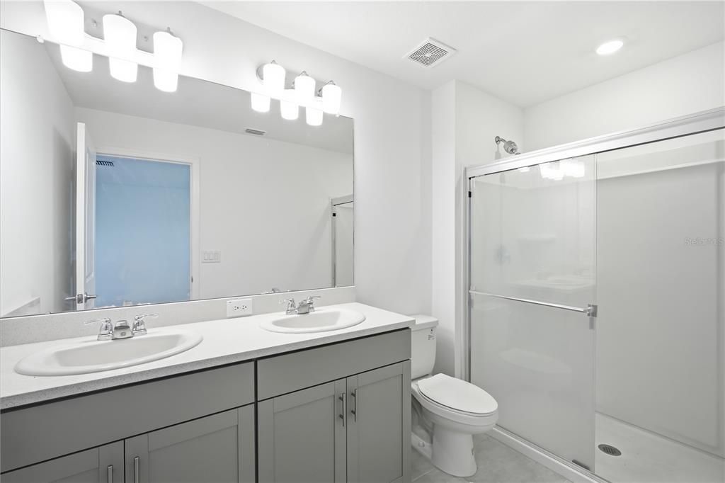 For Rent: $2,095 (3 beds, 2 baths, 1373 Square Feet)