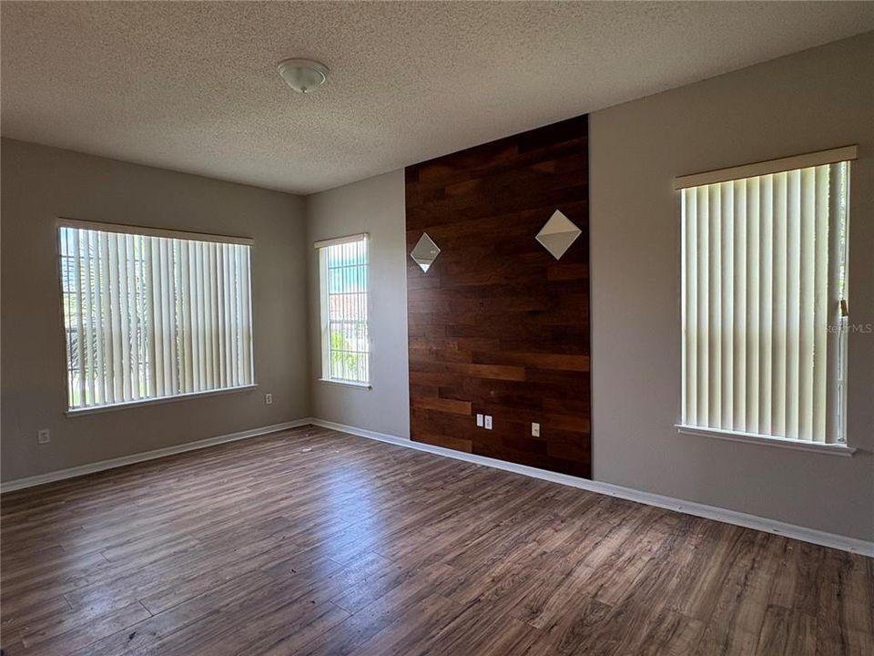 For Rent: $3,200 (4 beds, 3 baths, 3057 Square Feet)