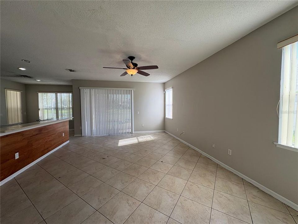 For Rent: $3,200 (4 beds, 3 baths, 3057 Square Feet)