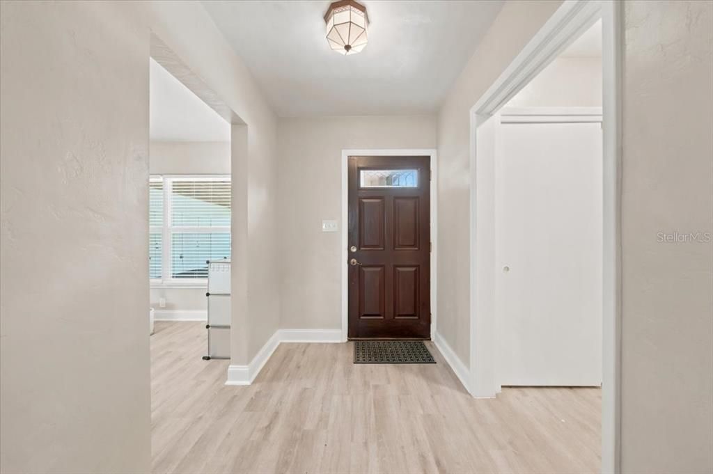 En Venta: $810,500 (3 camas, 2 baños, 1842 Pies cuadrados)