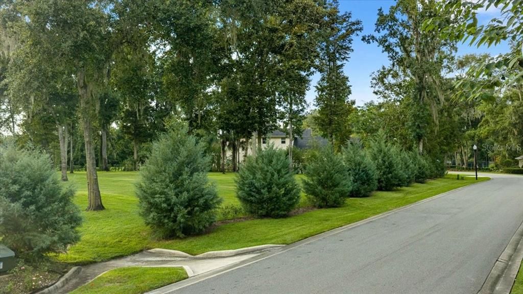 待售: $365,000 (1.01 acres)
