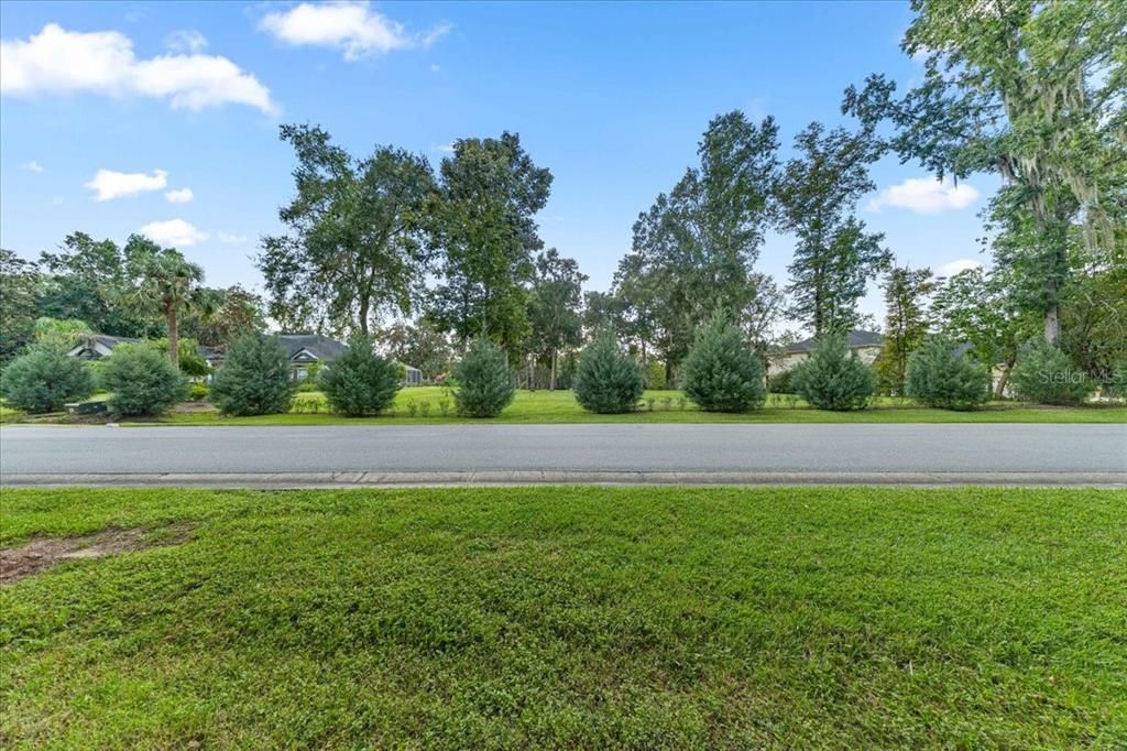 待售: $365,000 (1.01 acres)