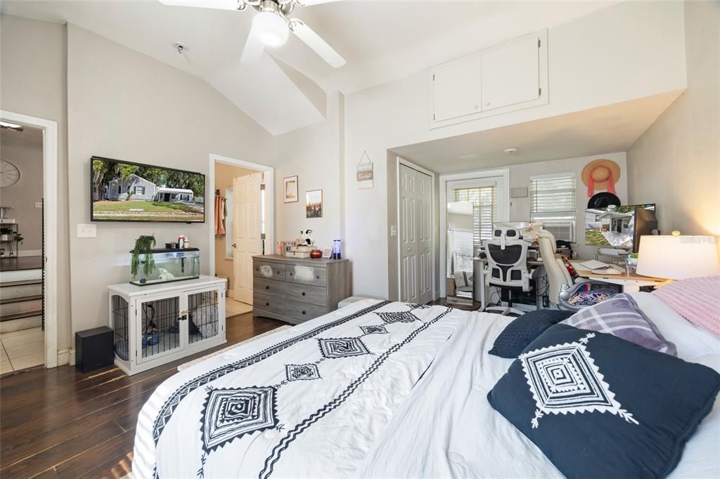 For Sale: $199,900 (2 beds, 2 baths, 1214 Square Feet)