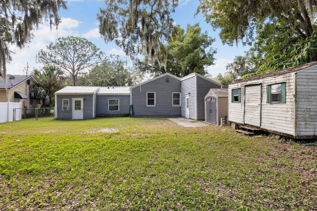 For Sale: $199,900 (2 beds, 2 baths, 1214 Square Feet)
