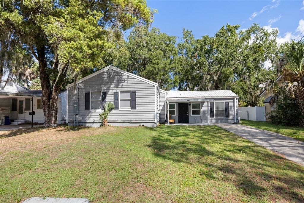 For Sale: $199,900 (2 beds, 2 baths, 1214 Square Feet)