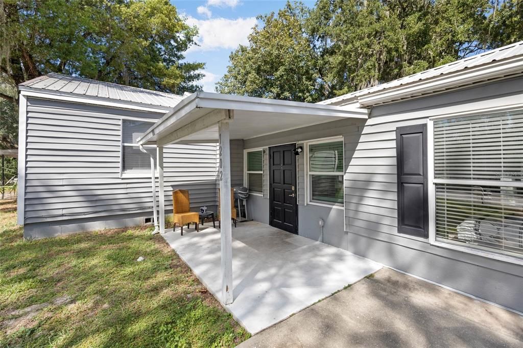 For Sale: $199,900 (2 beds, 2 baths, 1214 Square Feet)