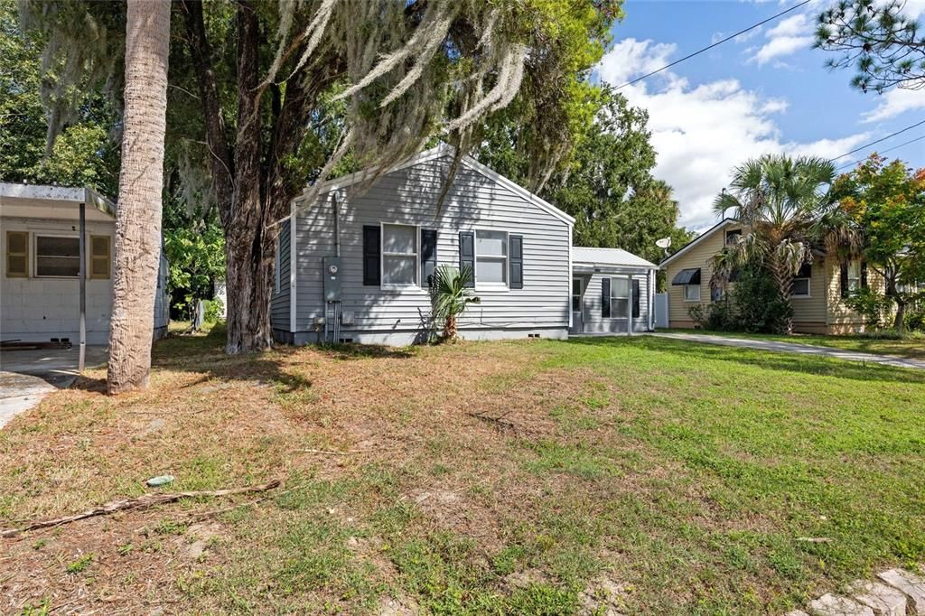 For Sale: $199,900 (2 beds, 2 baths, 1214 Square Feet)