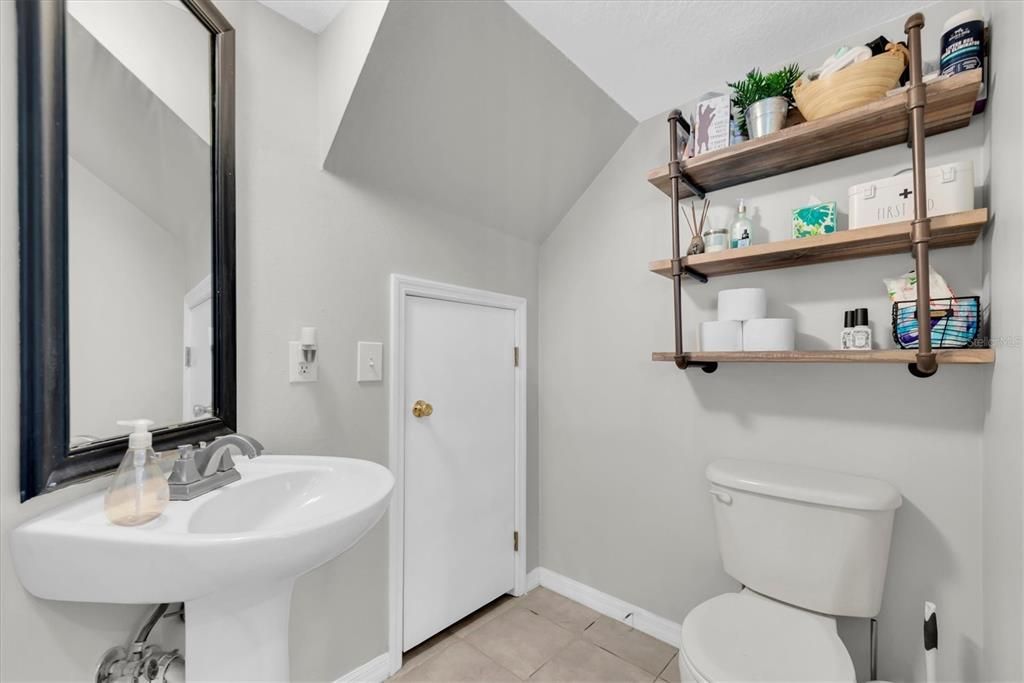 For Sale: $279,000 (3 beds, 2 baths, 1408 Square Feet)